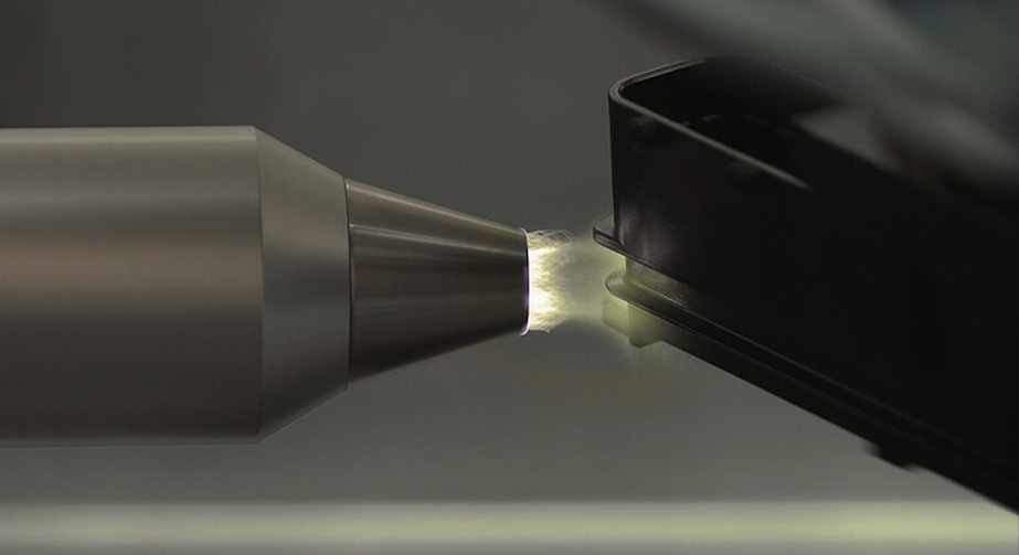 PC材料表面午夜福利试看体处理对有机硅涂层附着力的影响