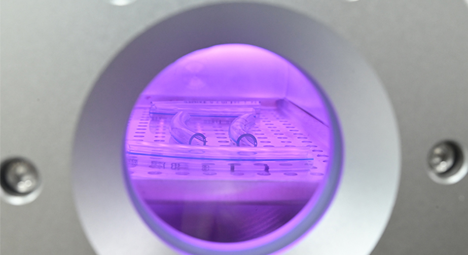 O2午夜福利试看体处理硅橡胶医用导管表面提高后续涂层结合强度